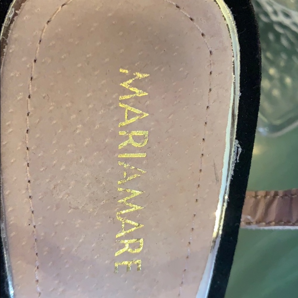 Sandals - Picture 2 of 4